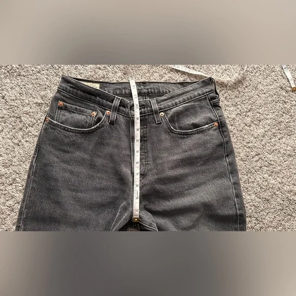 NWOT Levi's Premium 501 Women's Straight Gray Denim Button Fly Jeans W27 L28 - Picture 11 of 15